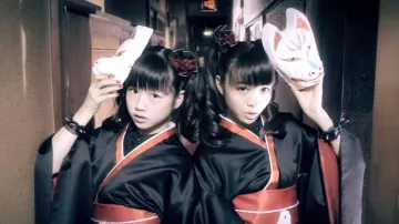 Babymetal メギツネ Megitsune Official Clothes Outfits Brands Style And Looks Spotern