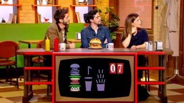 The miniature fox in the decor of the issuance Burger Quiz