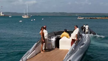 Le bateau Sunseeker Superhawk 43 dans Quantum of Solace