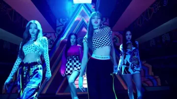 Damier croped Haut porté par Lalisa Manoban alias Lisa comme dans "뚜두뚜두 (DDU-DU DDU-DU" M/V de la musique de la vidéo de Blackpink