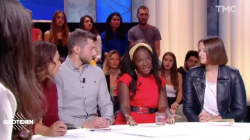 Le blouson en cuir bleu Serge Pariente porté par Valentine Oberti dans l'émission Quotidien du 7/09/18