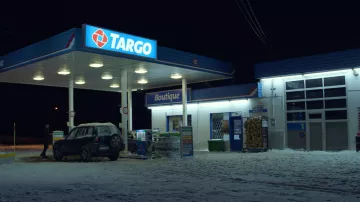 The Toyota RAV4 of Ali (Haaz Sleiman) in Jack Ryan S01E04