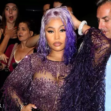 La robe violette à transparence signée Pamella Roland de Nicki Minaj pendant la Fashion Week 2018 sur le compte instagram de @nickiminaj