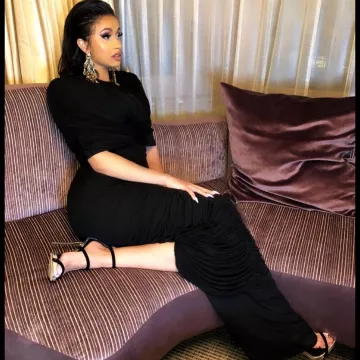 Les escarpins Giuseppe Zanotti de Cardi B pendant la Fashion Week 2018 sur le compte instagram de @iamcardib