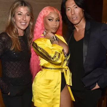 Le kimono jaune fluo Off-white de Nicki Minaj sur le compte instagram de @nickiminaj