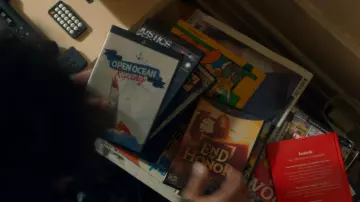 The book Boule & Bill, Tome 17 : Tu te rappelles, Bill ? as seen in Tom Clancy's Jack Ryan S01E03