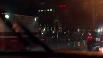 Le Monument to Sir John Alexander Macdonald sur la Place du Canada de Montréal au lieu de Washington DC dans la série Jack Ryan S01E08