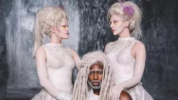 The costume twins albino (Caoife Coleman and Mishay Petronelli) in The Greatest Showman