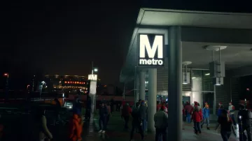 La vue sur le Nationals Park de Washington DC depuis une position fictive de la Navy Yard–Ballpark station dans la série Jack Ryan S01E08