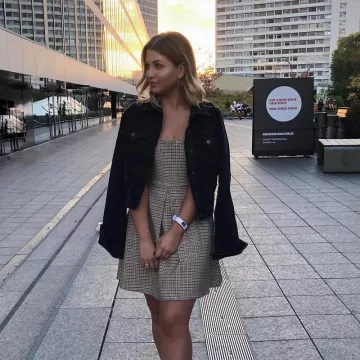 La veste en jean noire de Marie Lopez aka EnjoyPhoenix sur son compte Instagram @enjoyphoenix