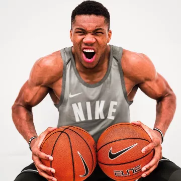 The grey tank top Nike Dri FIT Hyper Elite worn by Giánnis Antetokoúnmpo on his account Instagram (@giannis_an34)