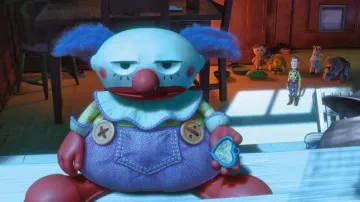 La réplica de felpa de Chuckles The Clown en Toy Story 3