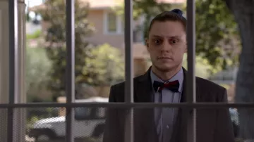 The bow tie Kai Anderson (Evan Peters) in American Horror Story Cult S07E02
