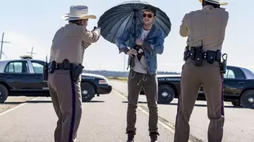 L'ombrelle de Cass / Cassidy (Joseph Gilgun) dans Preacher S02E02