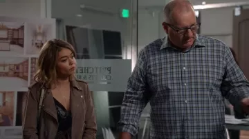 Chaqueta de cuero de Haley Dunphy (Sarah Hyland) en Modern Family S08E08