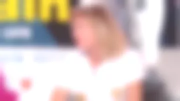 Le t-shirt coeurs dorés Elise Chalmin de Alexandra Lamy dans Je t'aime etc... du 17/09/18