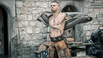 Cinturón de cuero de Boltan (Sergej Onopko) en El último reino S02E06