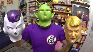 ¡La máscara de Freezer (Dragon Ball Z) usada por Le rire jaune en su video de Tokio!