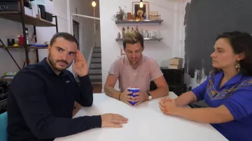 The watch worn by Peter Croce in his video Punchlines rappers VS Punchlines amateur ?