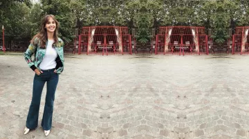 The pants of Ophélie Meunier in the Forbidden Zone of the 23/09/2018