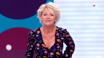 La Robe imprimée boutonnée de Sophie Davant dans C'est au programme du 12/09/2018