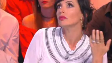 La bata blanca de Géraldine Maillet en Touche pas à mon poste del 03/09/2018