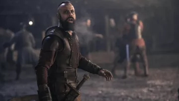 The sword in the viking Sigefrid (Christian Hillborg) in The Last Kingdom S02E08