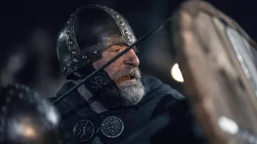 The clasp of the mantle of Odda the Elder (Simon Kunz) in The Last Kingdom S02E08