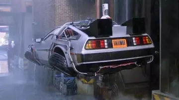 La plaque minéralogique de la De Lorean de Doc Brown (Christopher Lloyd) dans Retour vers le futur 2