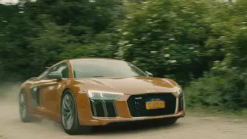 La plaque minéralogique 'Starck 65' de l'Audi de Tony Stark (Robert Dwoney Jr) dans Avengers : L'ère d'Ultron