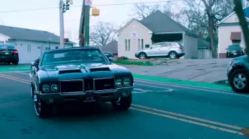 The Oldsmobile 1970 Cutlass Supreme SX in the clip Proud of 2 Chainz ft. YG, Offset