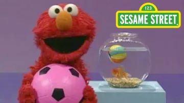 La réplique du costume de Elmo (Kevin Clash) dans 1 Rue Sesame S01E03