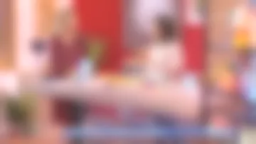 La Robe mi longue rouge imprimée de Agathe Lecaron dans La maison des maternelles du 25/09/2018