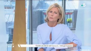 The blouse blue Claire Chazal in free Entry to the 23/09/2018