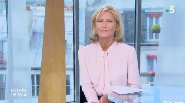 The pink blouse of Claire Chazal in free Entry to the 19/09/2018