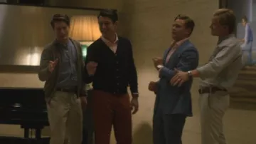 The black cardigan Phil (Nate Craig) in Maniac (S01E01)