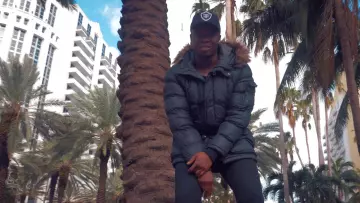 The residence 1500 Ocean Drive and the Royal Palm Miami Beach in the clip Mans not hot Big Shaq