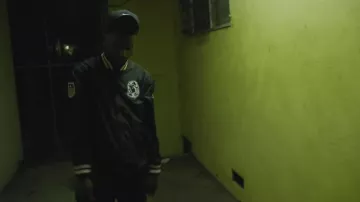 The Nike cap black by Bryson Tiller in his clip Don t