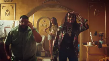 Le t-shirt noir Fendi de Quavo dans le video clip "No Brainer" de DJ Khaled ft. Justin Bieber, Chance the Rapper