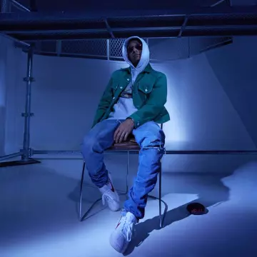 The green jacket worn by Joke for his  collaboration with Nike on Instagram