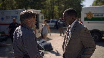 Le costume complet de Dan Leroy (Dohn Norwood) dans The Sinner (S01E01)