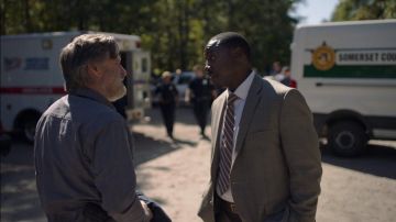 The striped tie tricolor Dan Leroy (Dohn Norwood) in The Sinner (S01E01)