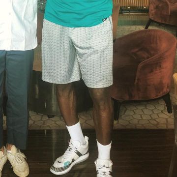 Sneakers white Nike Lebron x I ICon LeBron James on the account instagram @kingjames