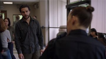 The jean khaki Mason Tannetti (Christopher Abbott) in The Sinner (S01E02)
