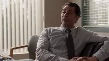 La chemise grise vu dans The Sinner (S01E02)