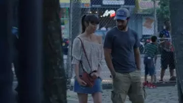 La jupe en jean déchirée de Cora Tannetti (Jessica Biel) dans The Sinner (S01E02)