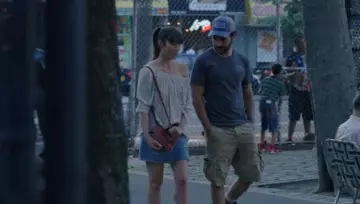 Le short kaki à poches de Mason Tannetti (Christopher Abbott) dans The Sinner (S01E02)