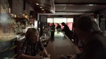 La chemise à carreaux en flanelle vu dans The Sinner (S01E02)