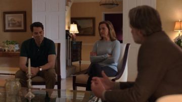 Le polo vert foncé vu dans The Sinner (S01E02)