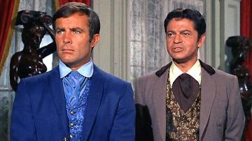 The blue jacket of James T. West (Robert Conrad) in The mysteries of the West